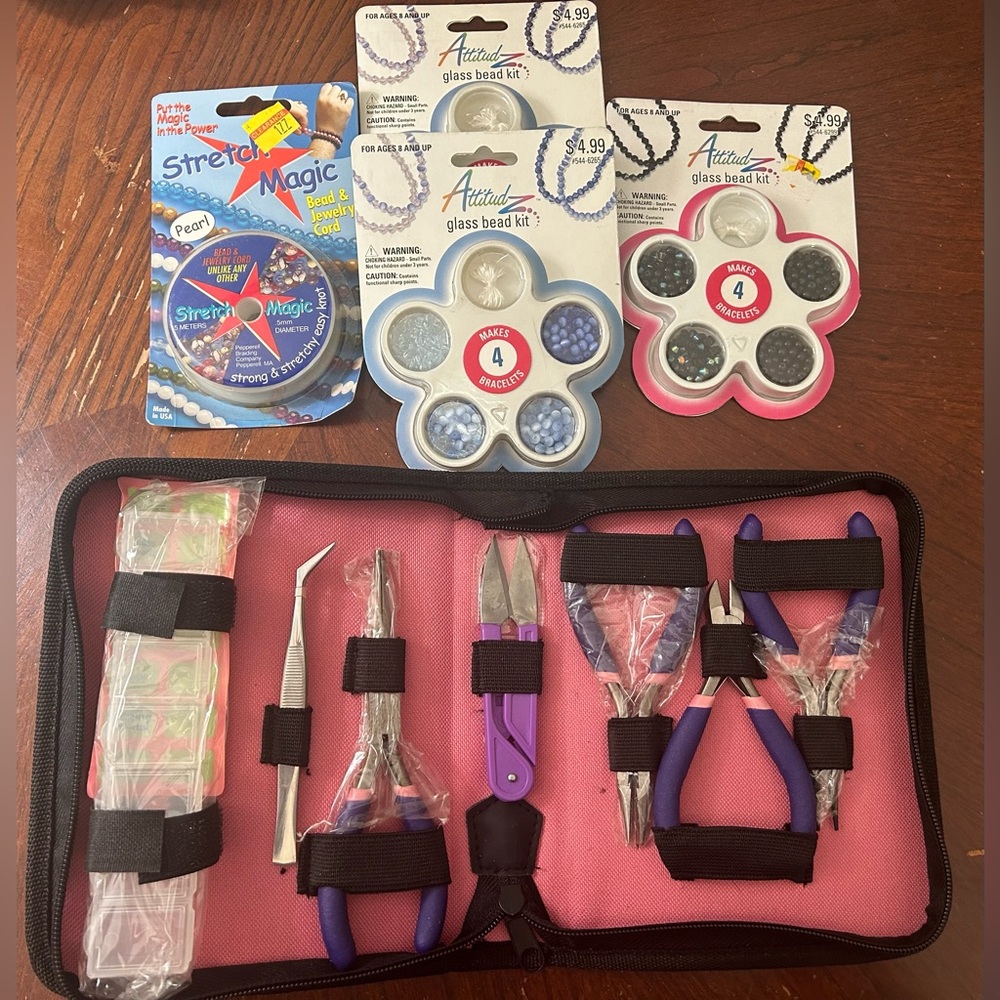 Bracelet making set